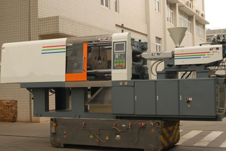 如何清洗伺服節(jié)能注塑機(jī)螺桿？清洗方法分享！